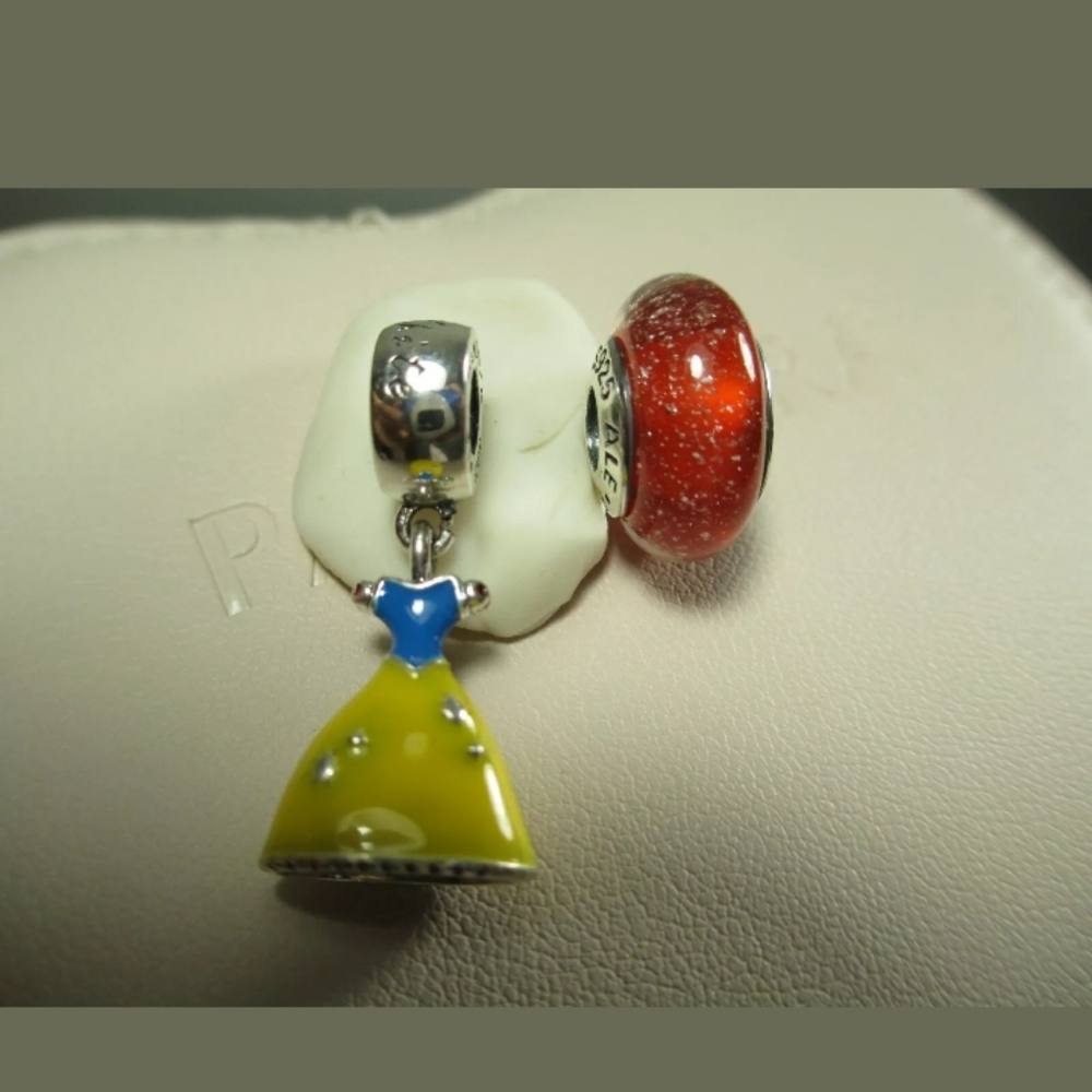 Pandora Snow White dress and Murano set. - Picture 6 of 8